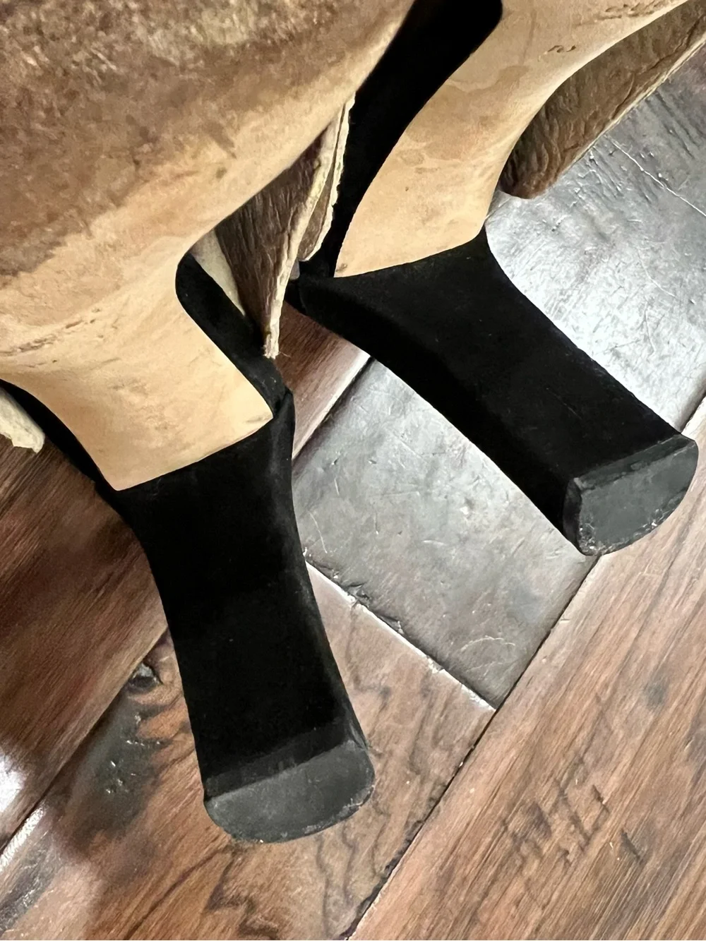 Authentic Gucci Patent Suede Leather Ankle T-Strap Block Heel